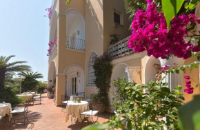 Гостиница Hotel Flora  Капри
